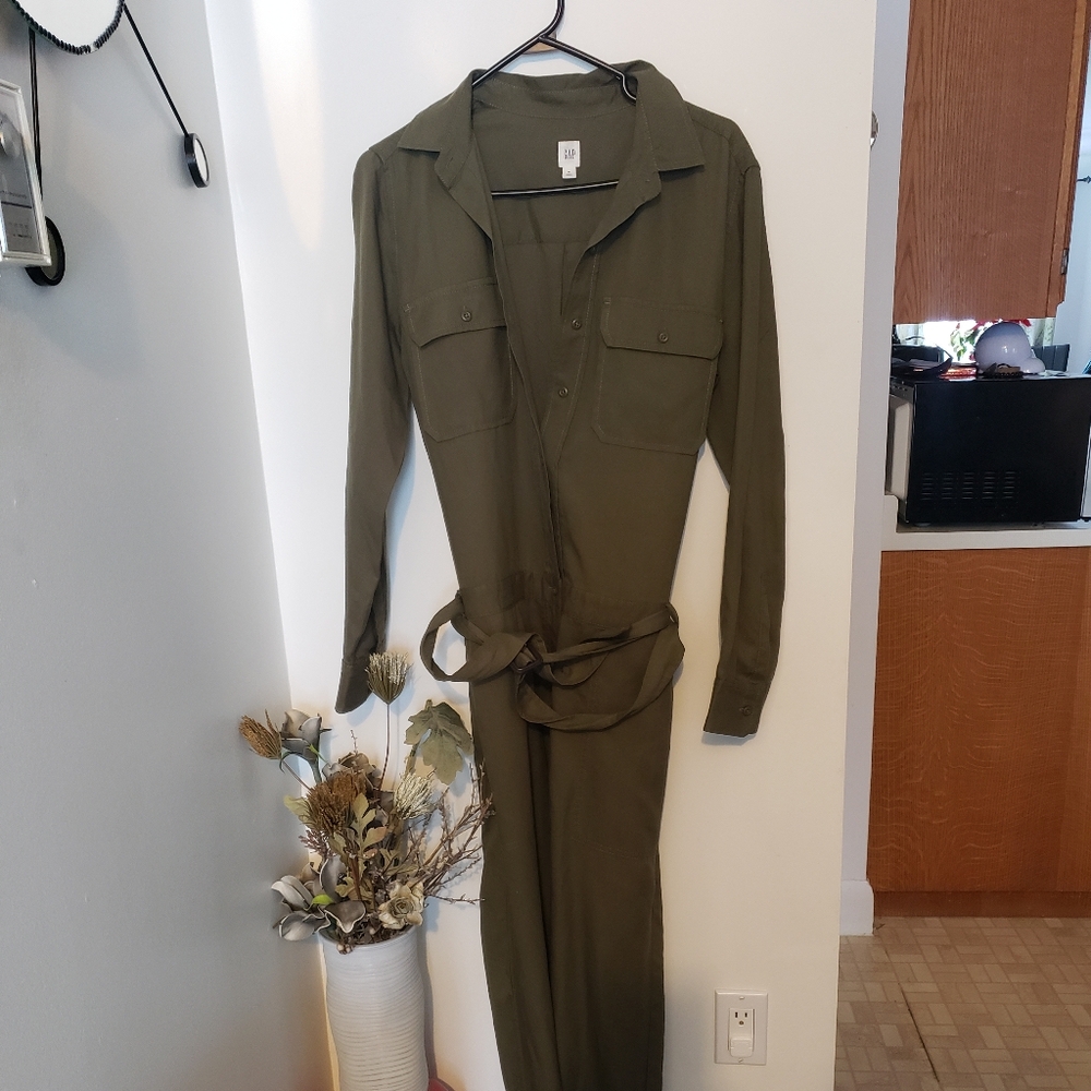 Gap jumpsuit